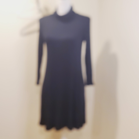 Soft and Sexy by American Eagle Outfitter turtleneck black long sleeve Dr… - Picture 4 of 10